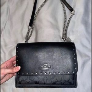 Coach purse and small wallet. Only used once or twice. In fantastic condition.